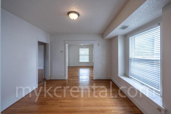 Building Photo - 4306 Fisher St