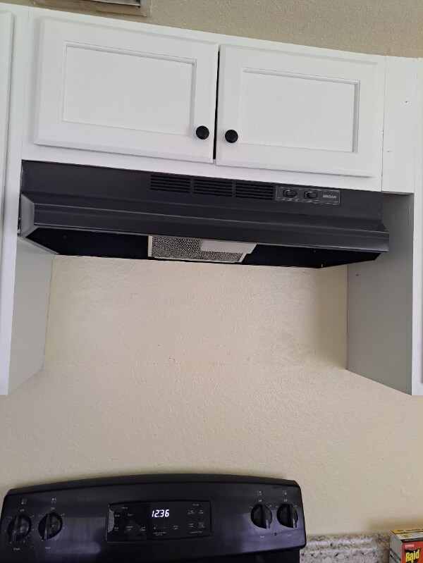 Building Photo - 1021 Oaktree Ln