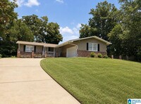 Building Photo - 933 Garrett Dr