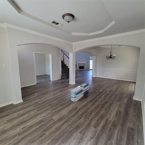 Building Photo - 5400 Meadow Valley Dr