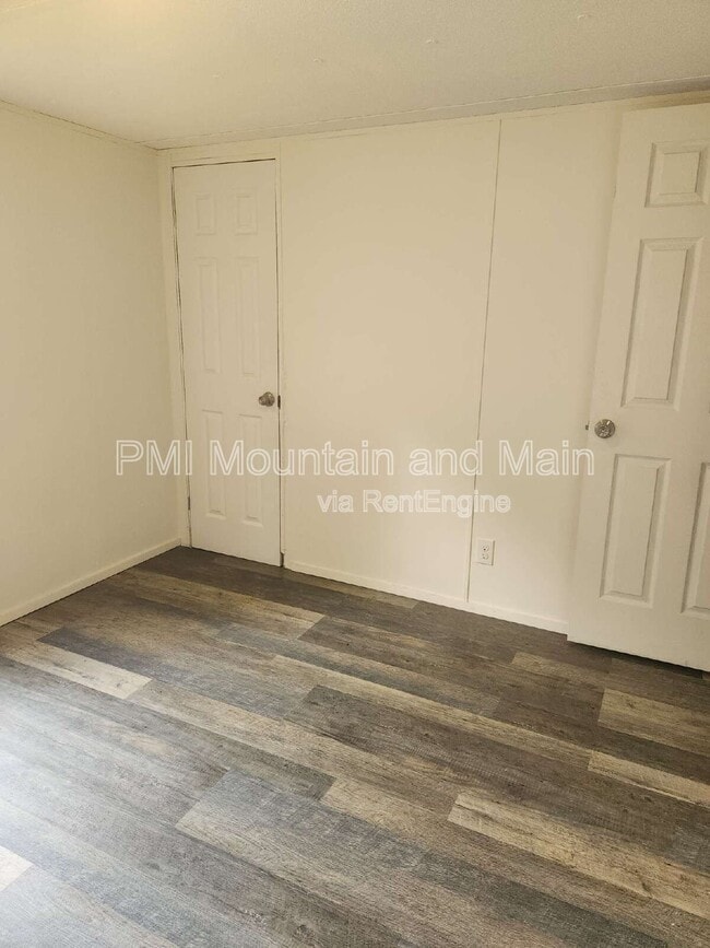 Building Photo - 26 Misty Mountain Way
