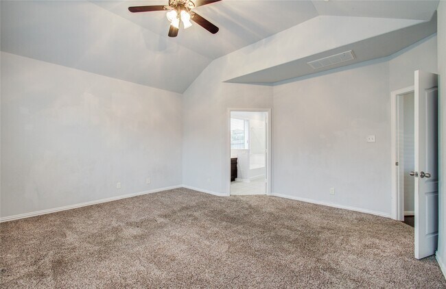 Building Photo - 318 Bolton Dr