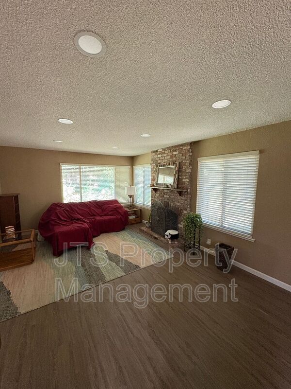 Building Photo - 6913 Navarro Ct