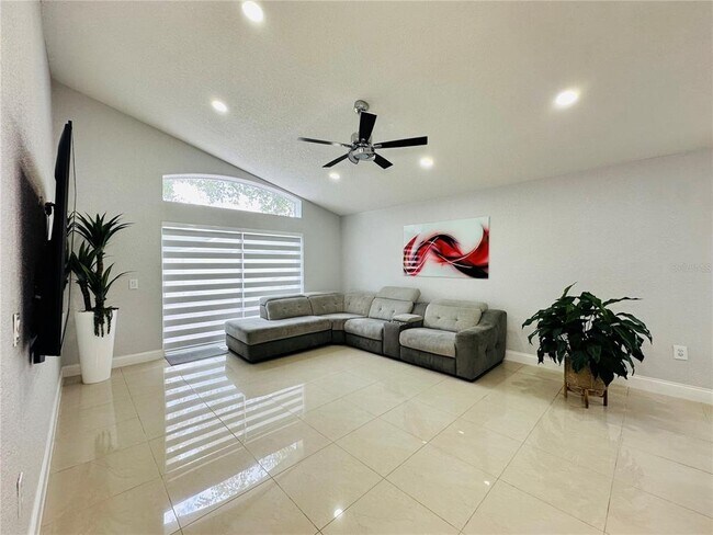 Building Photo - 8885 Palisades Beach Ave