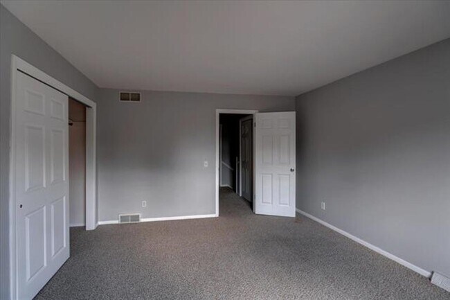 Building Photo - 3909 Patrick Henry Way