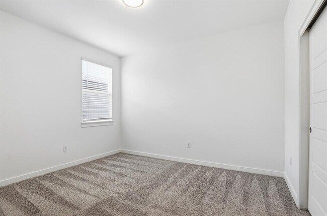 Building Photo - 220 Century Plant Rd