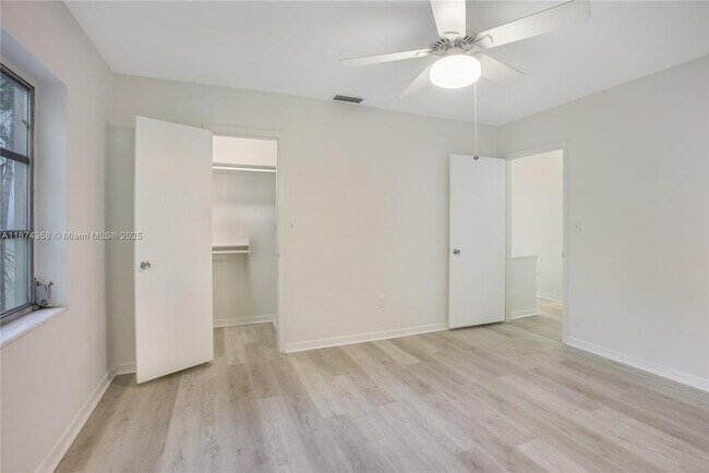 Building Photo - 3517 Loquat Ave