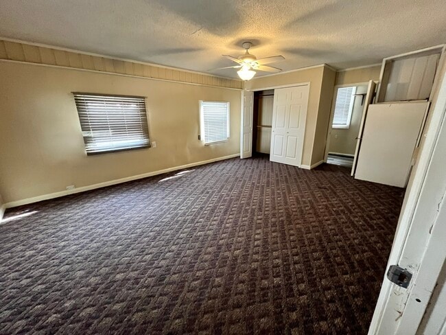 Building Photo - 600 Glendale Pl