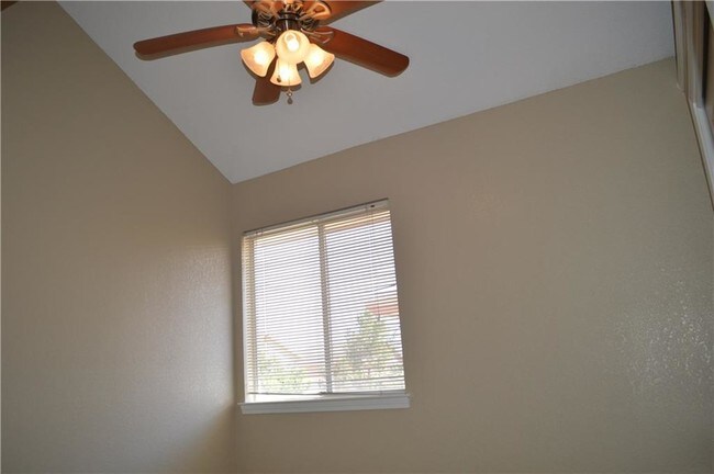 Building Photo - 11713 Snow Hawk Dr