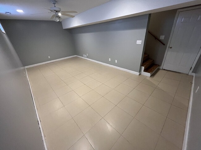 Building Photo - 145 Fiddlers Run Ct