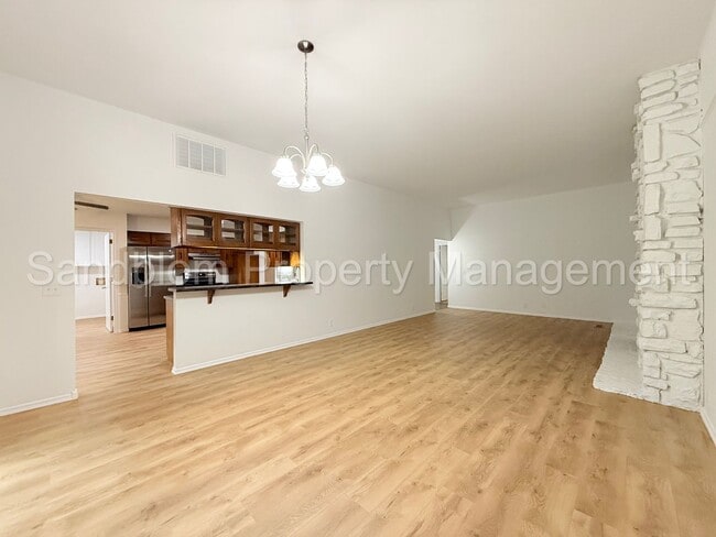Building Photo - For Lease | South Tulsa Duplex | Available Now!