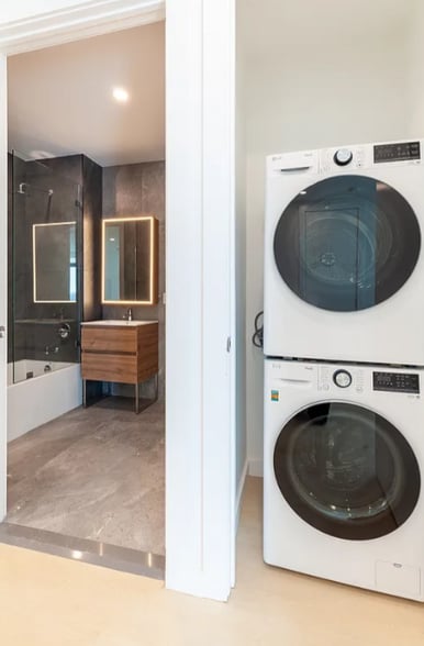 Building Photo - 3880 9th Ave