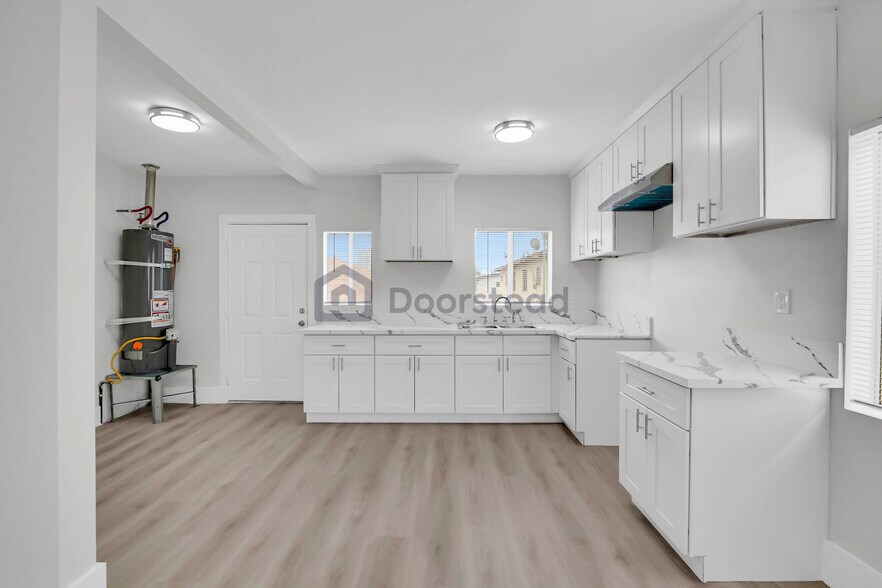 Building Photo - 1762 S New England St