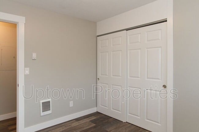 Building Photo - 2602 NE Lombard St