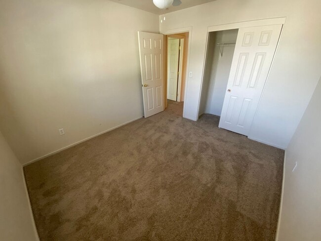 Building Photo - 10185 Birch Bluff Ln