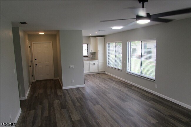 Building Photo - 1727 Bent Tree Cir