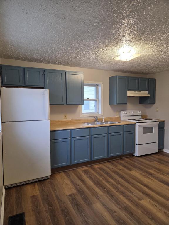 Building Photo - 1020 E North St