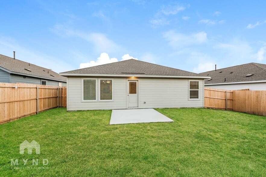 Building Photo - 2744 Ctr Crk Ln