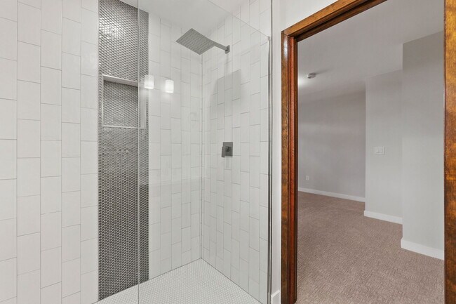 Building Photo - 4210 Balsam St