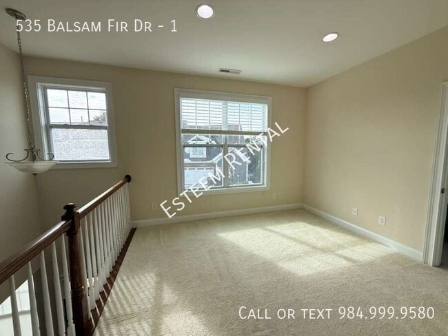 Building Photo - 535 Balsam Fir Dr