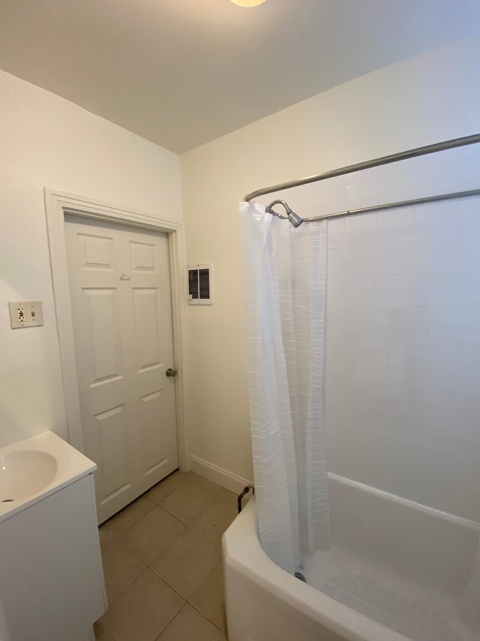 Building Photo - 1929 E Dauphin St