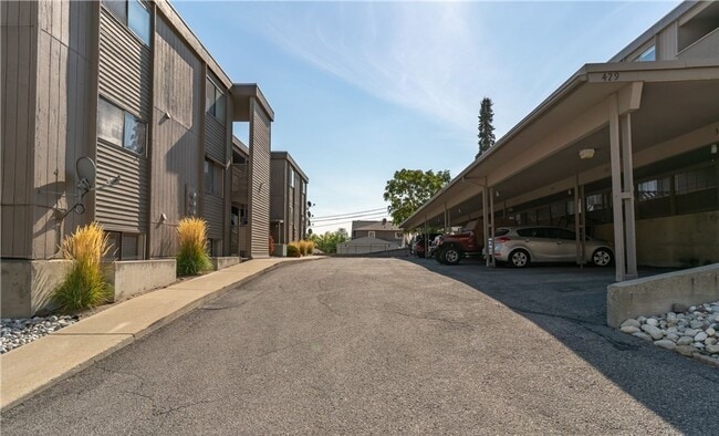 Building Photo - Beautiful 1 bed/1 bath condo, located clos...