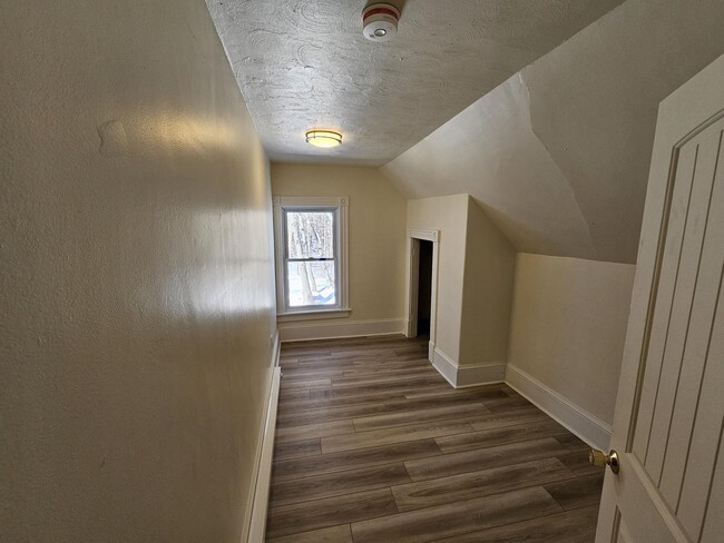 Building Photo - 227 Rockingham St