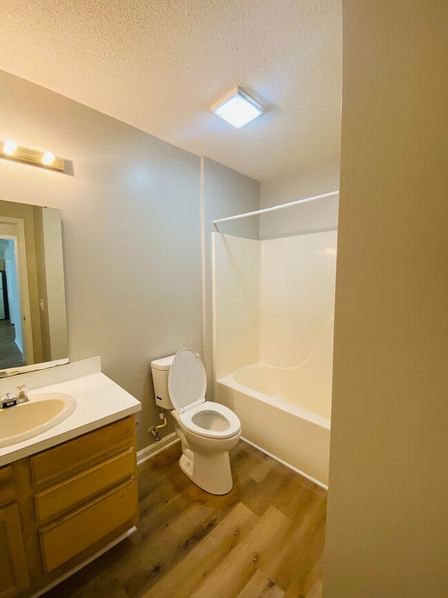 Building Photo - 2918 Mulberry Ln