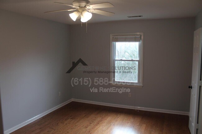 Building Photo - 430 Maplegrove Dr