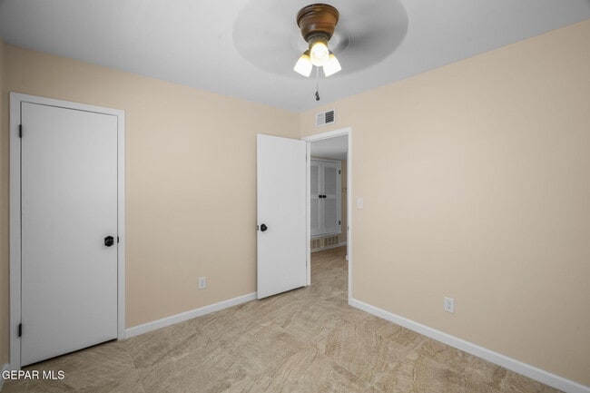 Building Photo - 10337 Galahad Way