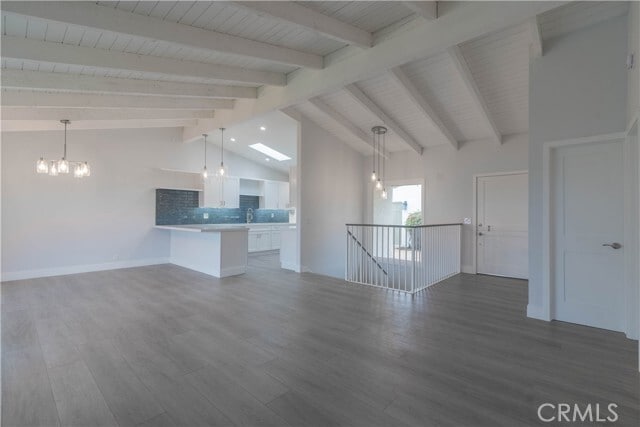 Building Photo - 633 Vista Bonita