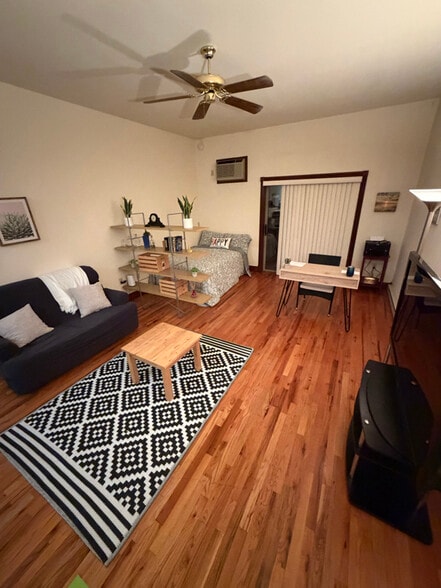 Building Photo - 402 W Dayton St