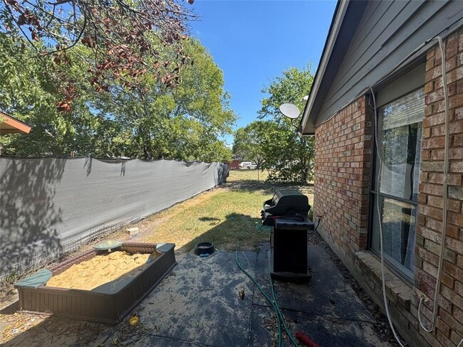 Building Photo - 112 S Mockingbird Ln