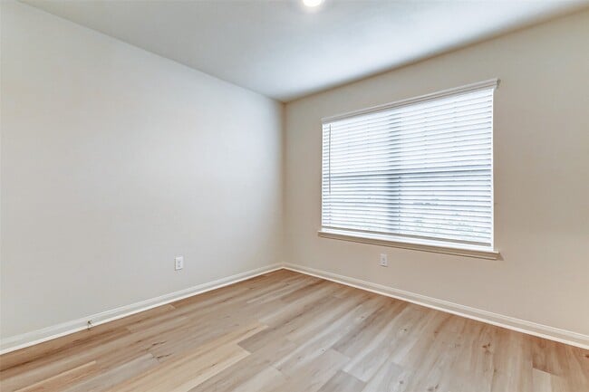 Building Photo - 309 Killam County Dr