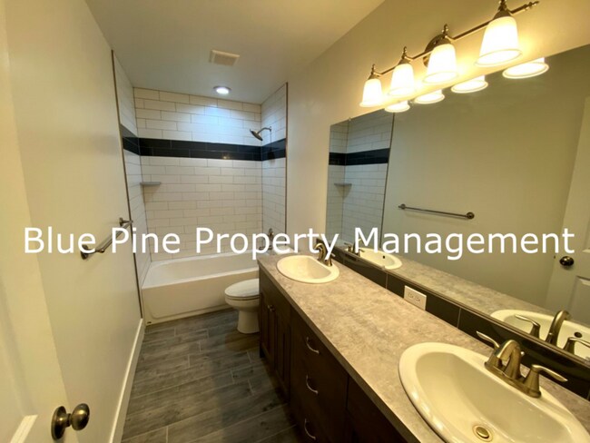 Building Photo - 1000 Sloane Way