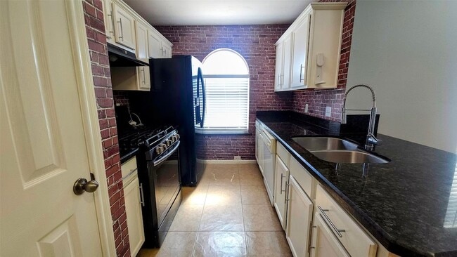 Building Photo - 1112 Bailey St