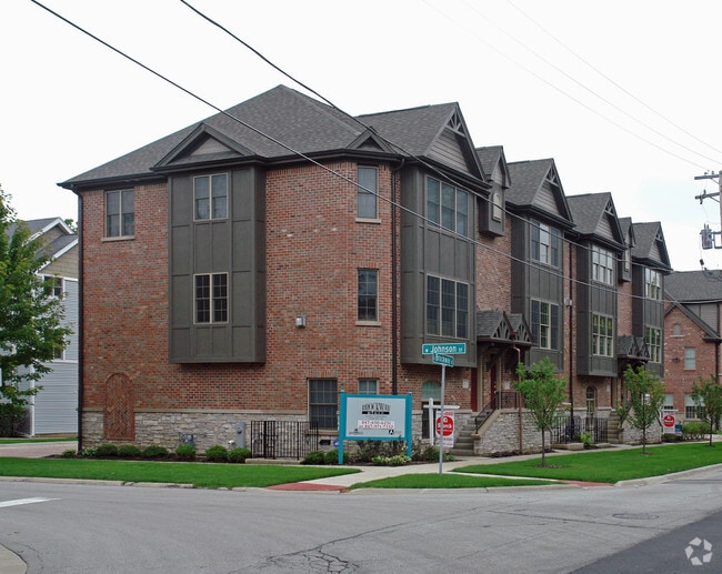 Brockway Place 3355 S Brockway St Palatine IL 60067 Apartment Finder