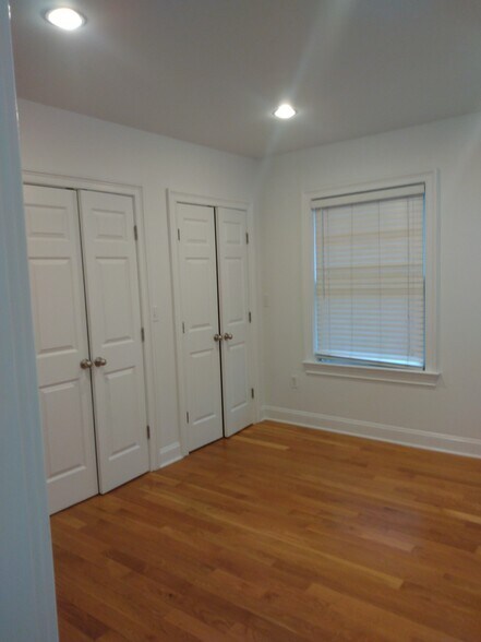 Building Photo - 17 Lincoln Ave