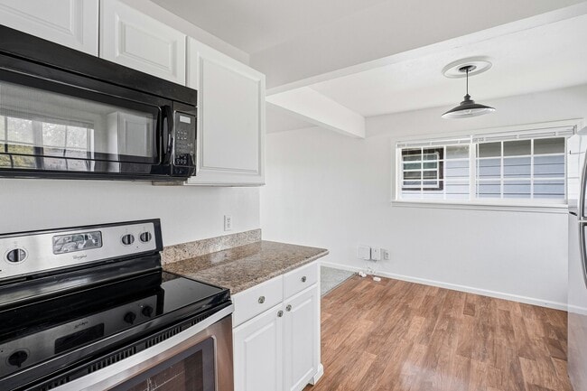 Building Photo - 3917 E Fairview Ave