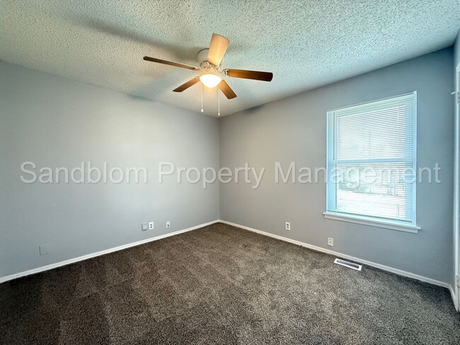 Building Photo - For Lease | Midtown Duplex | $1050 Rent