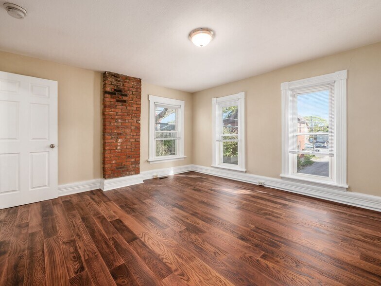 Building Photo - 1447 Hunter Ave