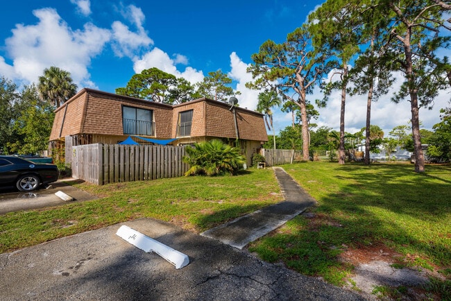 Building Photo - 471 Kirk Rd