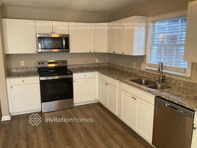 Building Photo - 5066 Stoney Point Ln