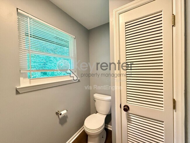 Building Photo - 4910 Bal Harbor Dr