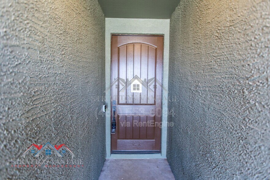 Building Photo - 15075 W McKinley St