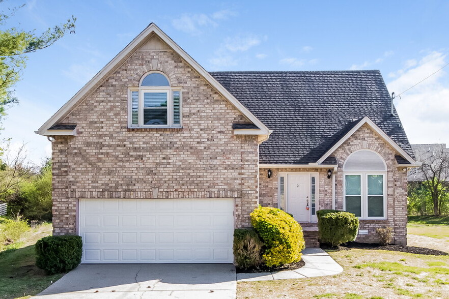 Primary Photo - 412 Shadowood Dr
