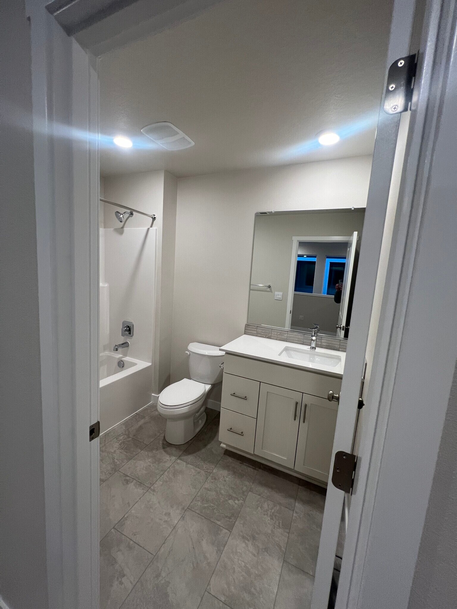 Building Photo - 6532 SE Nasha St