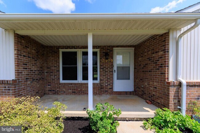 Building Photo - 13929 Green Mountain Dr
