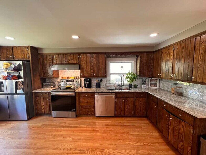 Building Photo - 34 Candice Cir