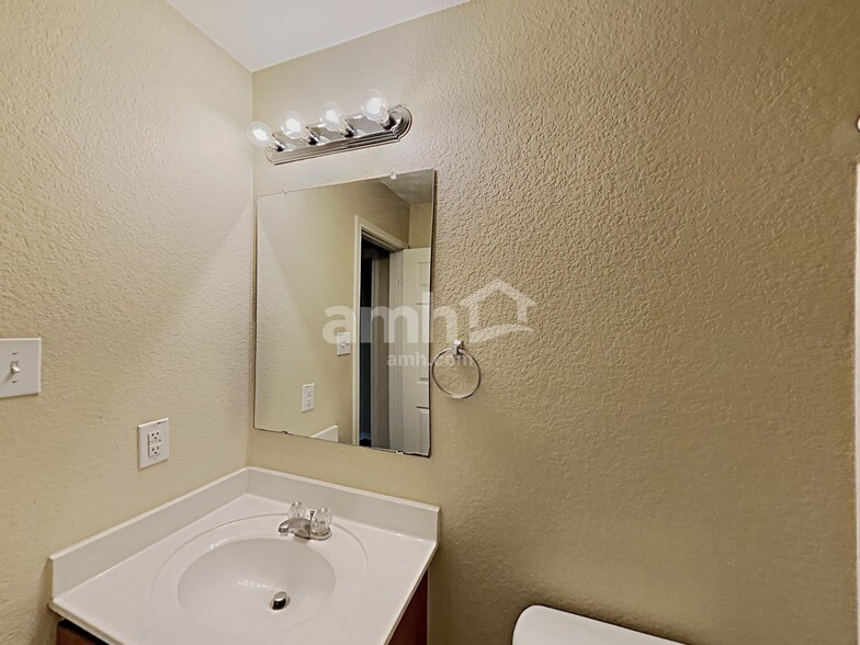 Building Photo - 12322 Mountain Pne